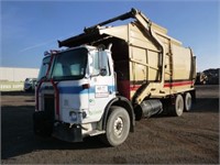 2001 Volvo WXR Garbage Truck