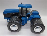 Ertl 1:16 New Holland 9882 Versatile Tractor