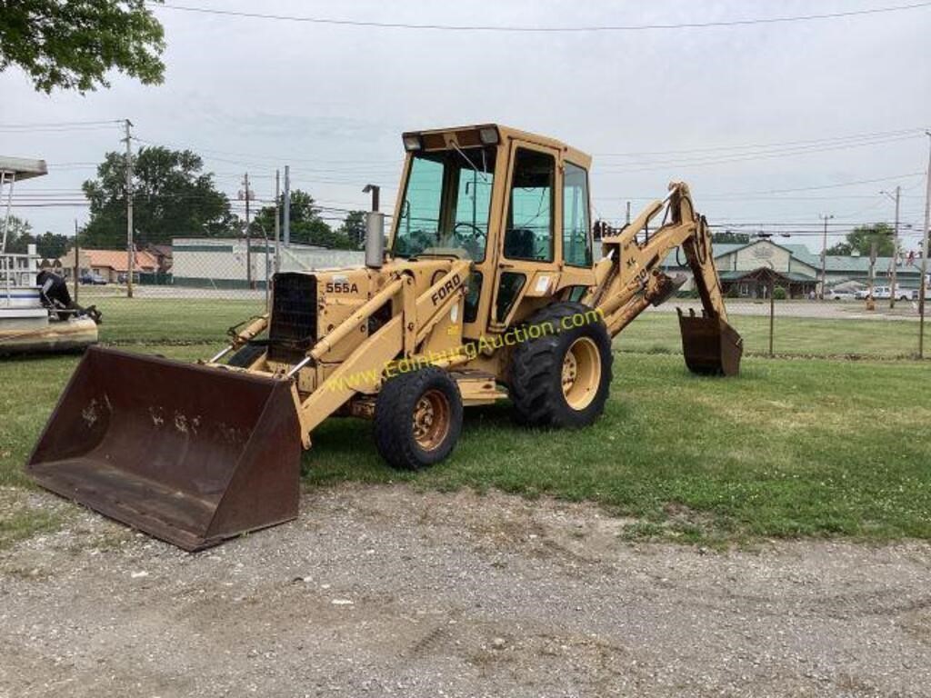 FORD 555A  BACKHOE W/ XL FRONT END LOADER (EXTENDA