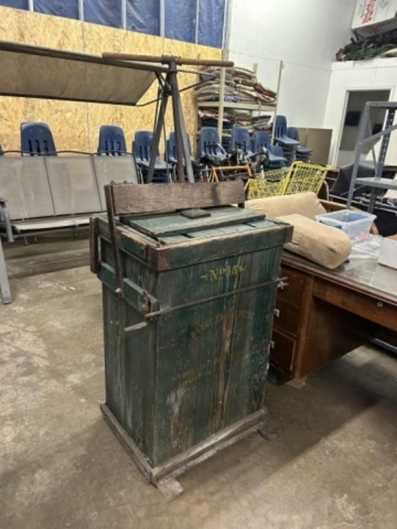 ANTIQUE PAPER PRESS