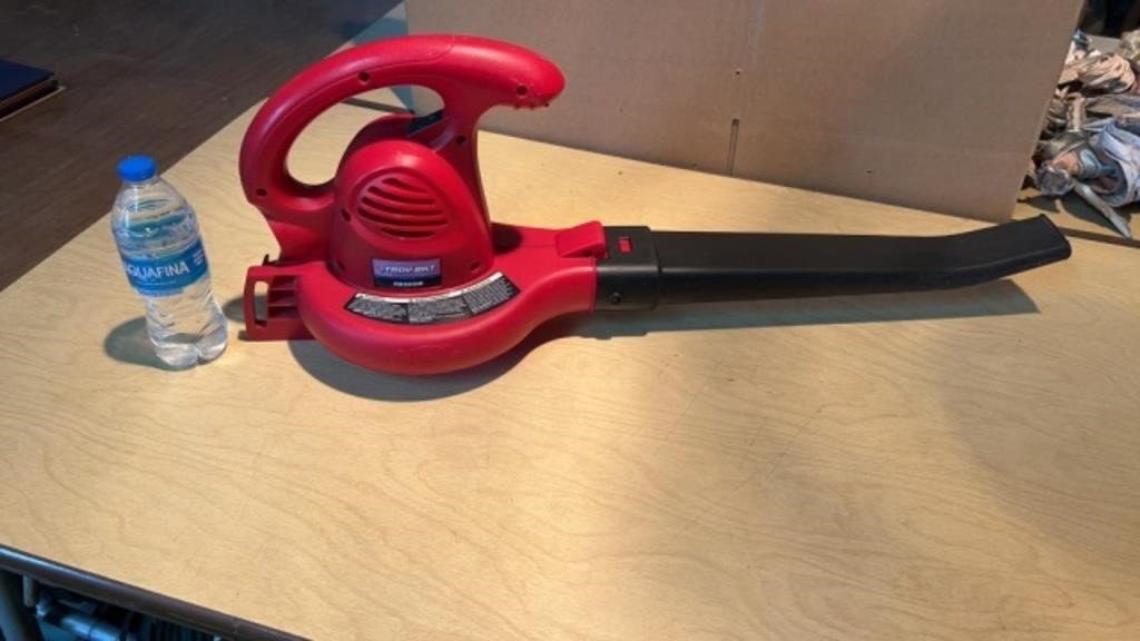 Troy Bilt 120v Electric Leaf Blower works great