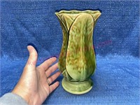 Vtg McCoy art pottery vase #595