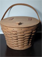 Vintage Longaberger Lidded Picnic Basket