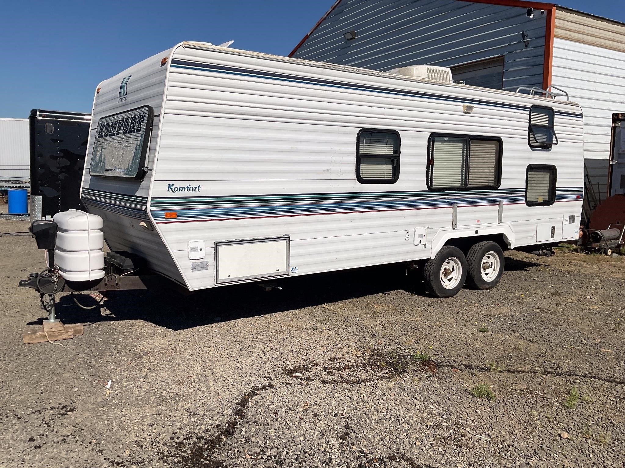 26' Komfort Travel Trailer