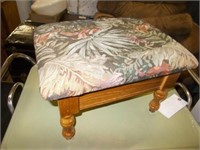 Padded Foot Stool w/Flip Up Top - NEW!
