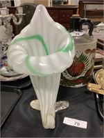 Art Glass Flower Vase.