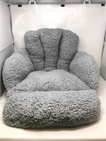 New grey fluffy chair shaped cat/dog bed