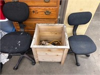 Large wooden planter, office chairs, cords