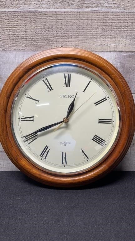 Seiko Quartz Wall Clock 12" Diameter