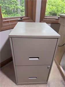 2 Drawer Metal File Cabinet w/keys
