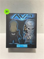 Lootcrate alien versus predator titans vinyl