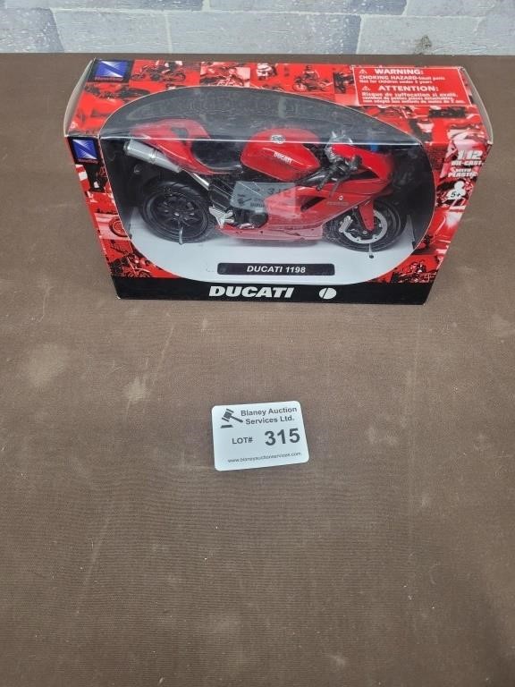 Ducati 1:12 bike New in box