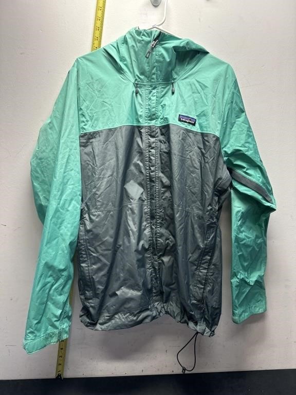 women’s Patagonia XL jacket
