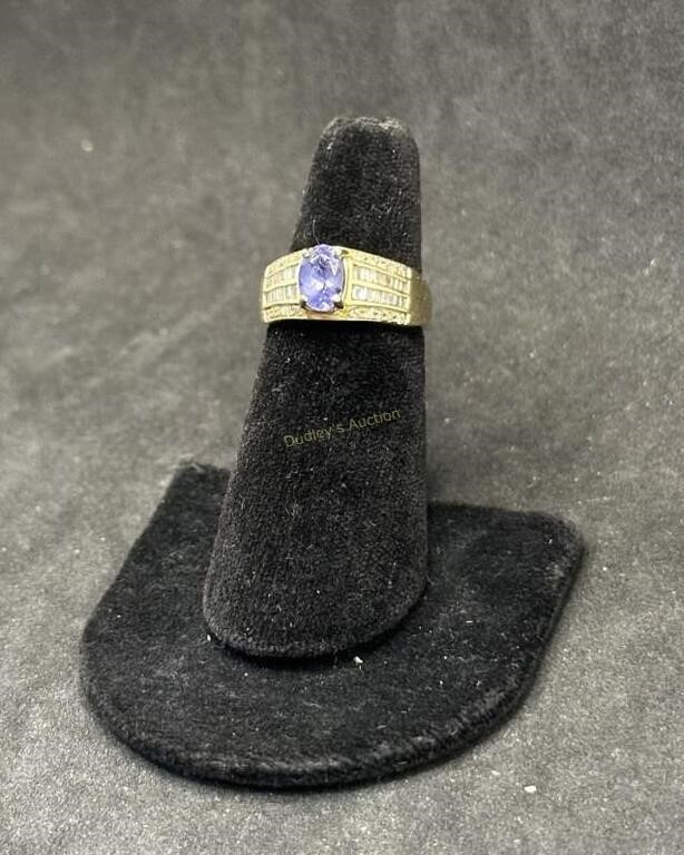 14kt Ring - Yellow Gold Diamond And Tanzanite Ring