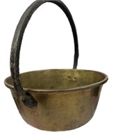 Brass Pot w’ Handle