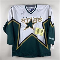 TEAM JERSEY W/3 SIGNATURES