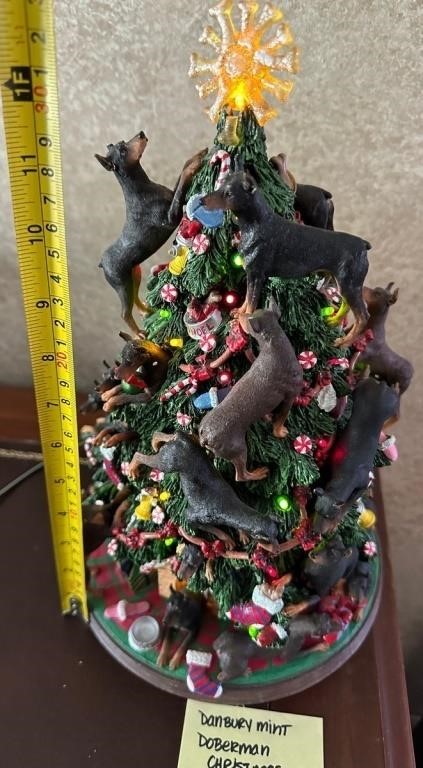 11 - DOBERMAN PINSCHER CHRISTMAS TREE