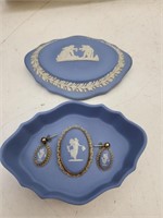 Wedgwood trinket box brooch and earrings