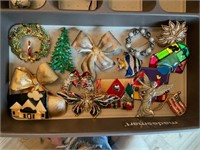 VINTAGE BROOCHES AND PINS