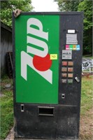 7-Up Vending Machine (No Key)