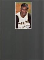 Roberto Clemente 1964 Topps Giants #11. Fair