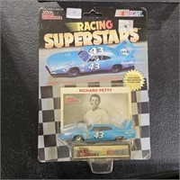 Racing Superstars Richard Petty Die Cast Car/Card