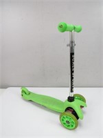 Scale Sports 3-Wheel Scooter