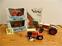 Allis-Chalmers Garden Tractor, 1/32 Case Utility -