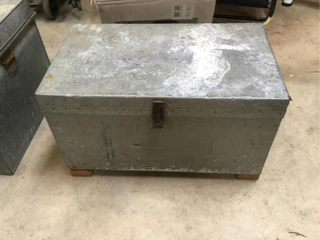 Metal trunk