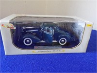 1936 Pontiac Deluxe Signature Models Car 1:18