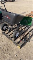 Lot of 2 Spreaders