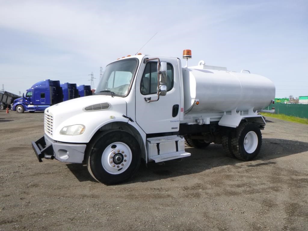 2005 Freightliner M2 S/A Water Truck