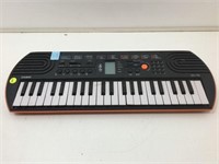 Casio electronic keyboard SA76