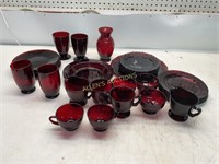 33 PC PIGON BLOOD GLASS WARE