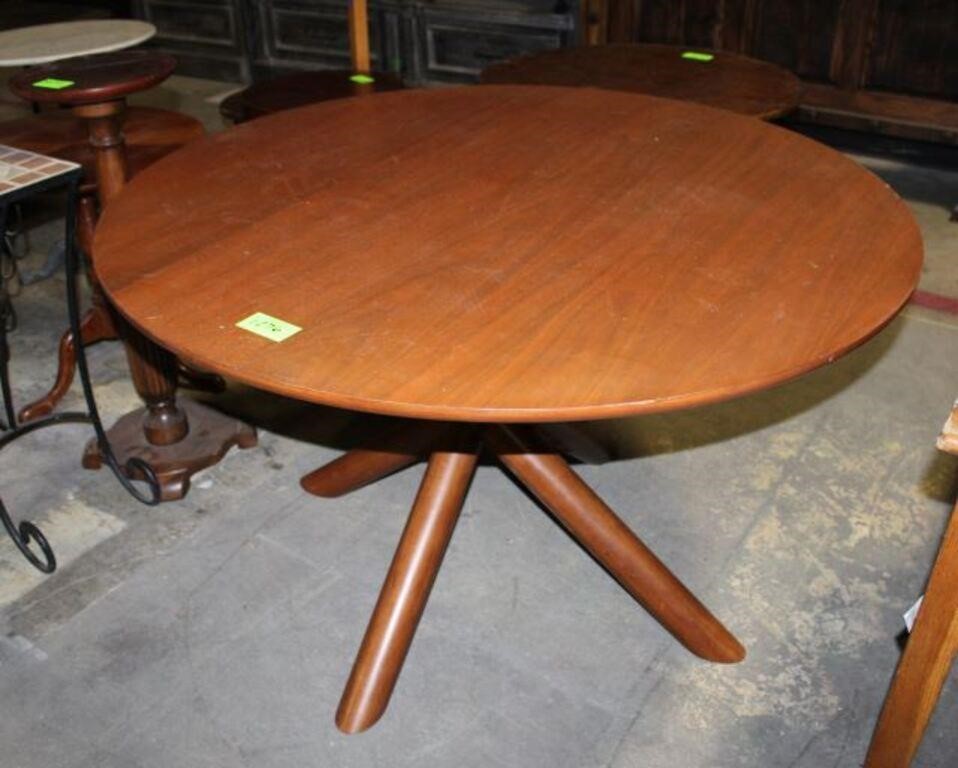 Round Gaming Table, Approx. 48" Dia.