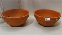 2 planter bowls