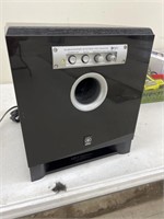 Yamaha SubWoofer (powers on)