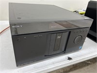 Sony Blu-Ray Disc Changer (powers on)