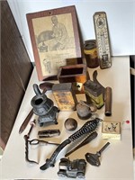 Assortment of iron + wooden decorative items