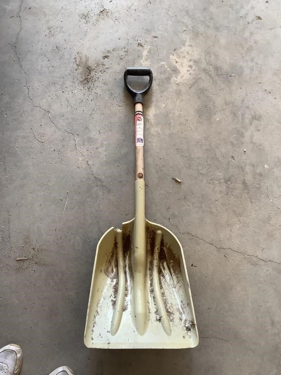 Plastic scoupe shovel