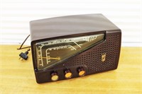 Zenith bakelite radio