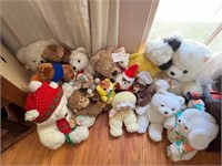 LG COLLECTION OF STUFFED ANIMALS