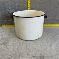 Vintage/ Retro White Pot with Handle