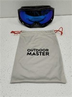 Outdoor master goggles like new