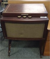 MID CENTURY MAGNAVOX RECORD PLAYER AND CABINET,