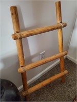 Decorative Short Rug  Display Ladder