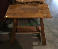Very nice vintage solid wood side table with bulk