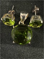Beautiful green Peridot earring & pendent set