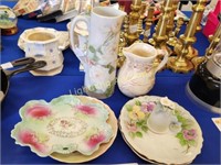 SEVEN PIECES OF DECOARTIVE FLORAL CHINA