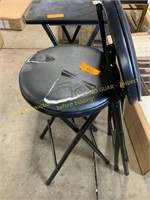 Round folding stools (DAMAGED)
